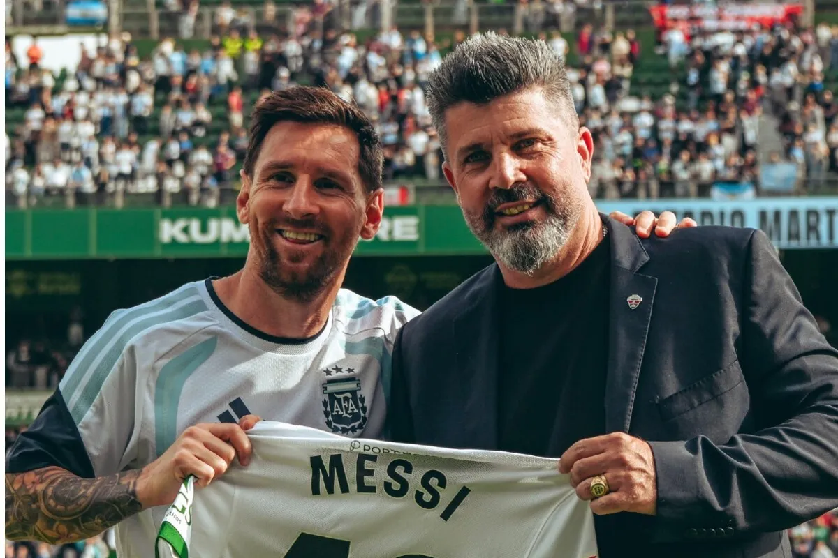 VIDEO 20.000 de spectatori au mers să-l vadă pe Messi la antrenamentul din Spania