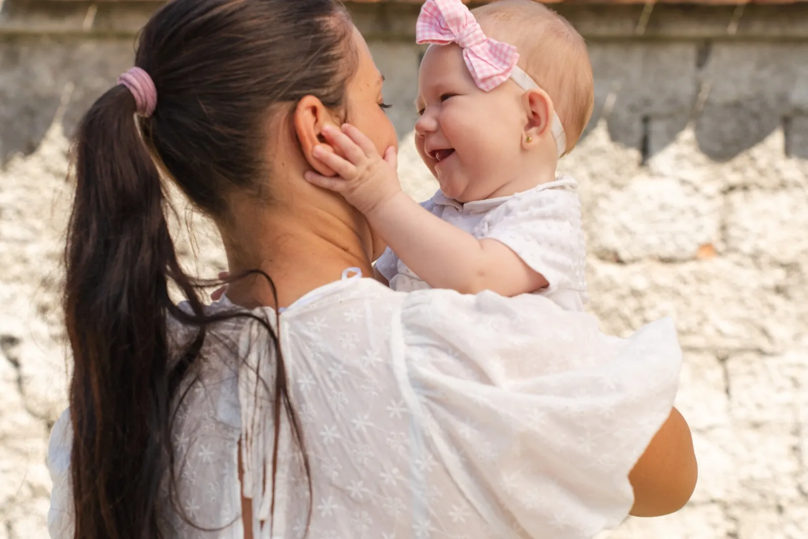 ANALIZĂ: Situația drepturilor copilului în România este îngrijorătoare: cel mai mare risc de sărăcie din UE, abandon școlar, victime ale jocurilor de noroc și probleme de sănătate mintală în creștere. Apelul Salvați Copiii România