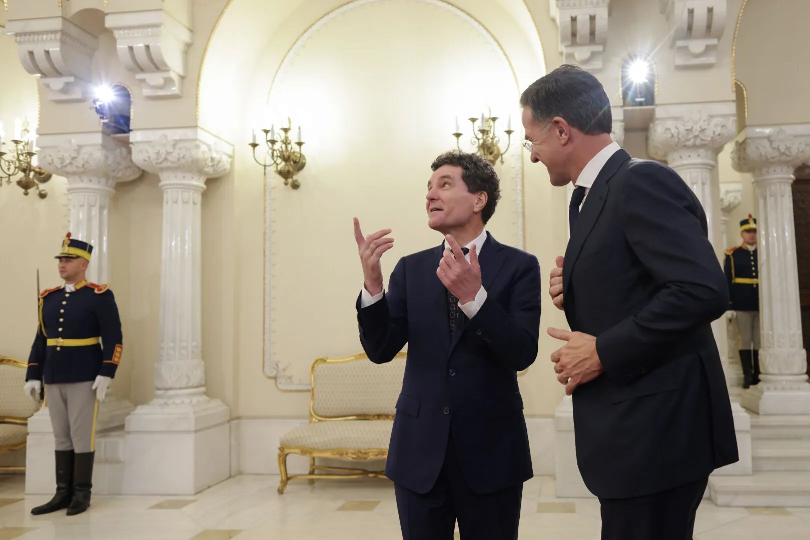 Ecouri în Europa după vizita lui Mark Rutte la București: 'Asta îî sperie pe români!' (De Standaard)