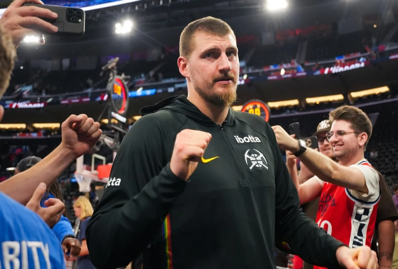 Baschetbalistul Nikola Jokic egalează recordul din actualul sezon al NBA
