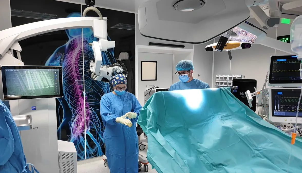 VIDEO Imagini cum nu ați mai văzut în România! Premieră medicală la Spitalul Bagdasar-Arseni: Tânăr operat pe creier în timp ce vorbește cu doctorii / Declarația medicului care a făcut intervenția