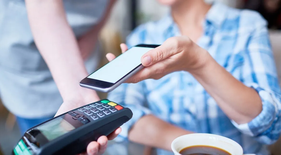 Obișnuiești să faci plata cu telefonul? Ai mare grijă la această metodă prin care ți se poate fura codul PIN