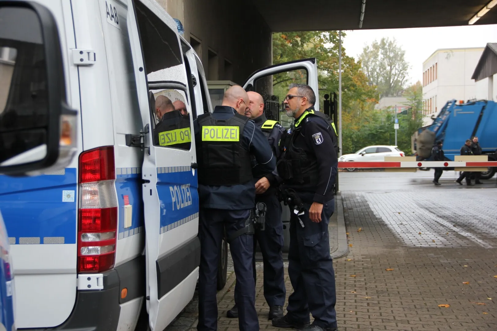 Banda 'alchimiștilor' români, destructurată: Transformau 'aurul roșu' din Germania în bani gheață; prejudiciu de jumătate de milion de euro