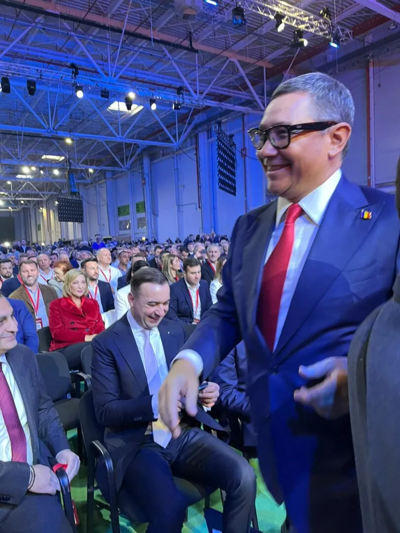 VIDEO Victor Ponta, în mijlocul social-democraților la Congresul PSD: 'Așteptam de 10 ani această invitație'