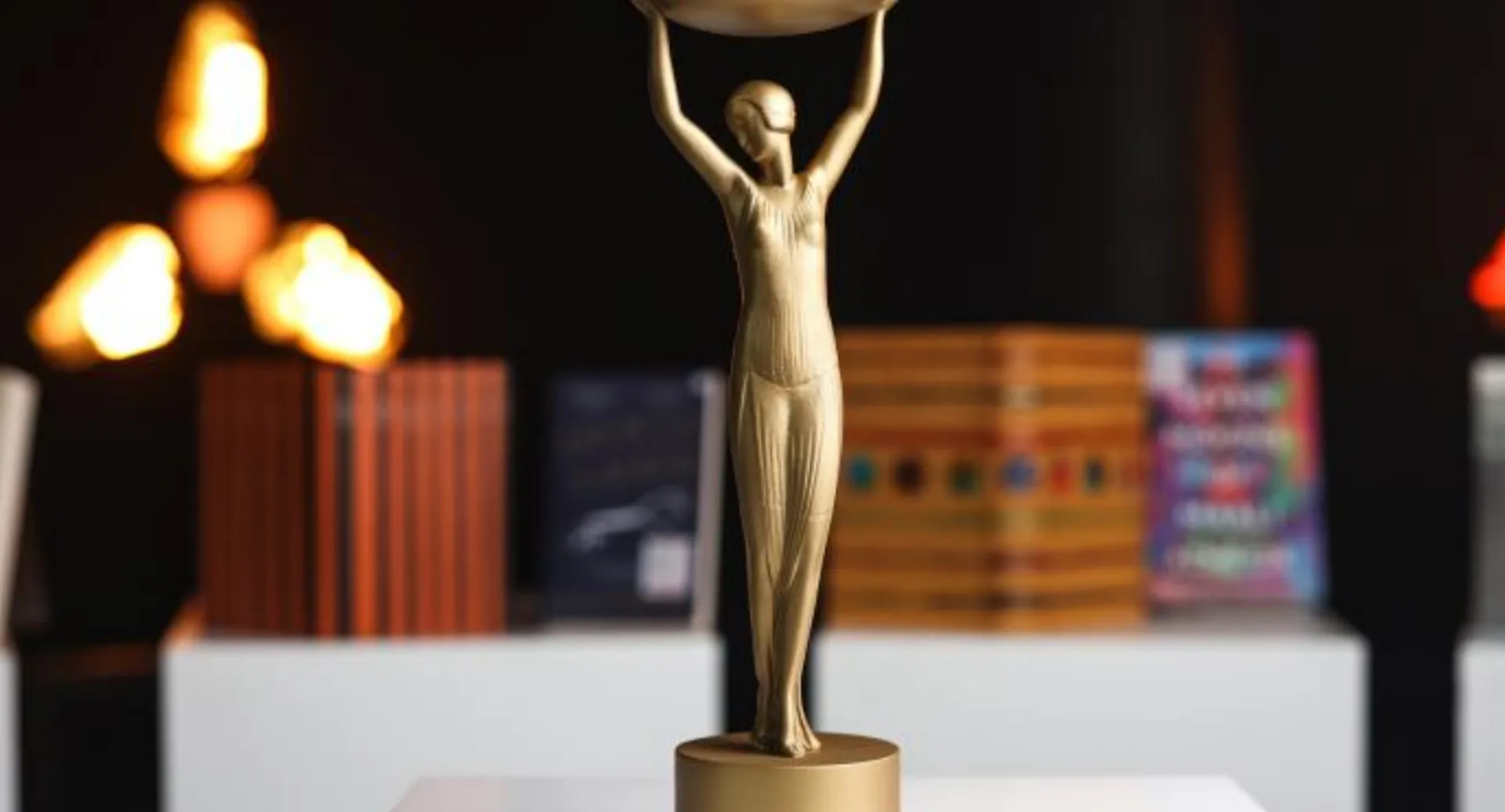 Scriitorul canado-maghiar-britanic David Szalay a câștigat luni Premiul Booker pentru ficțiune pentru romanul 'Flesh'