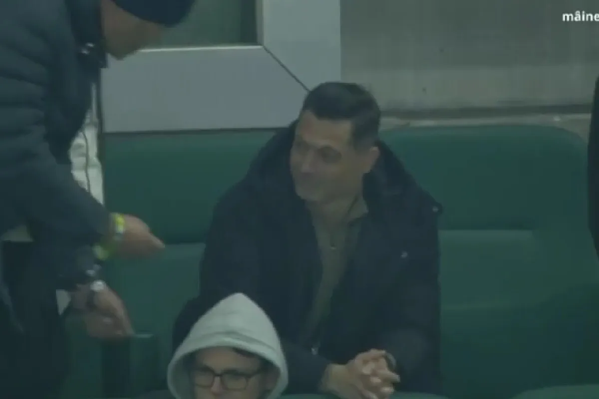 rădoi in tribună rădoi in tribună