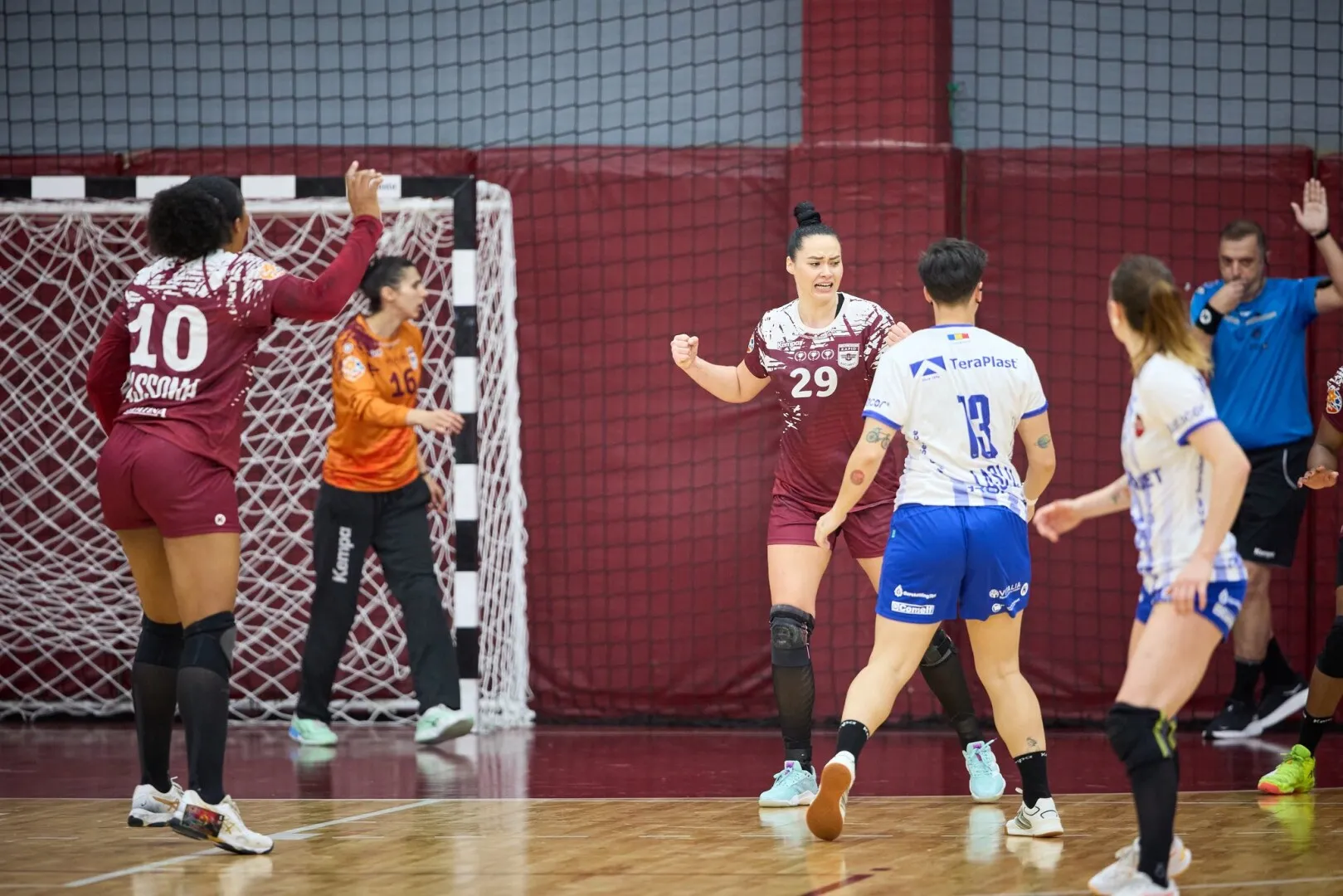 Handbalistele de la Rapid s-au calificat în grupele European League