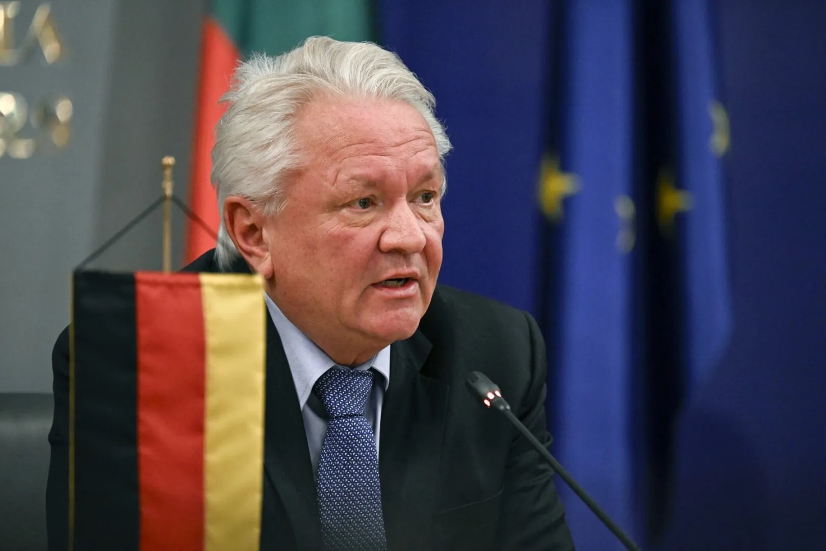 VIDEO Cea mai mare fabrică de armament din Europa a venit în România: Investiție de aproape 500 de milioane de euro, în țara noastră