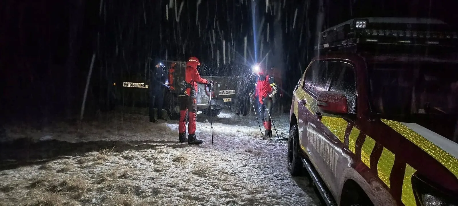 FOTO VIDEO Operaţiune de salvare în Munţii Maramureşului: ucrainean căutat timp de 7 ore dar acesta nu a fost găsit în zona indicată