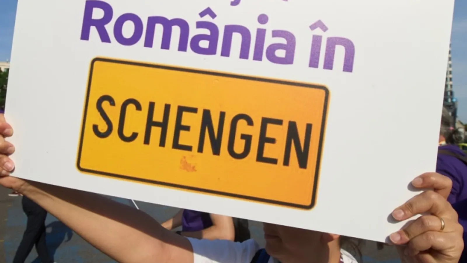 Aproape 580 de persoane semnalate în Sistemul Informatic Schengen, depistate de poliţişti