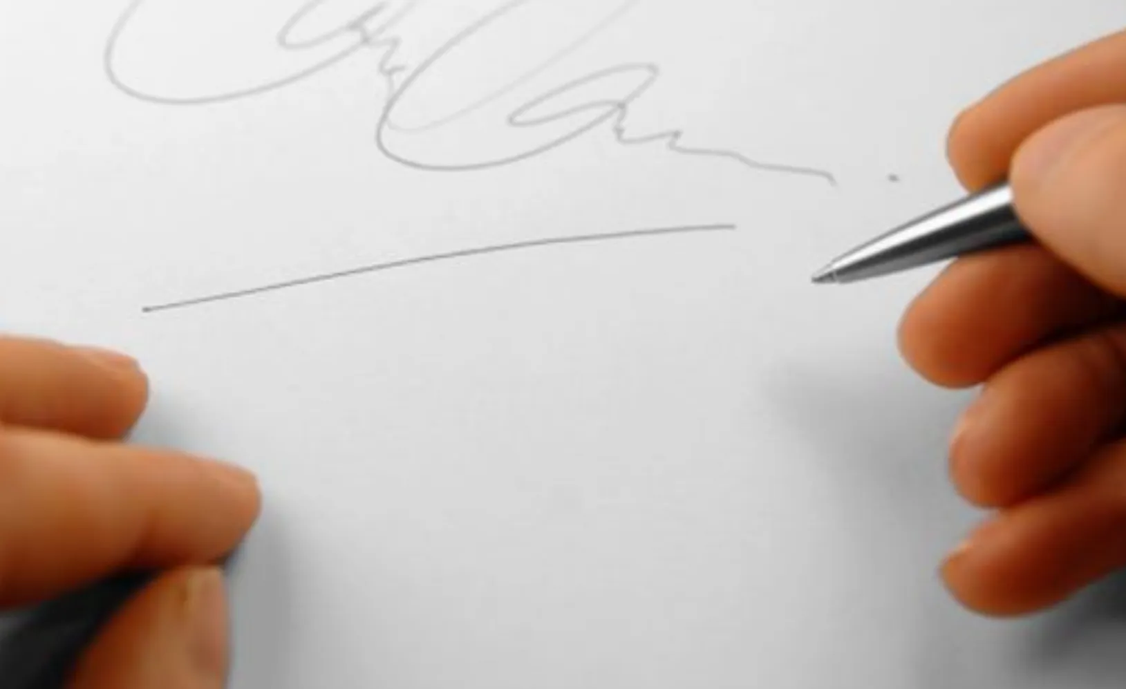 Autoritățile elene o investighează eurodeputata de extremă dreapta Afroditi Latinopoulou: cercetări pentru semnături false la fondarea partidului