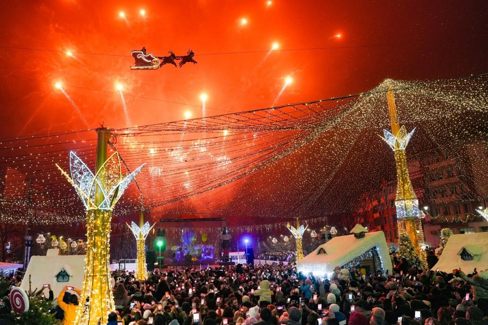 VIDEO FOTO Magia sărbătorilor la târgurile de crăciun te bucură, dar îți golește portofelul. Cât costă o porție de sarmale sau un pahar de vin fiert