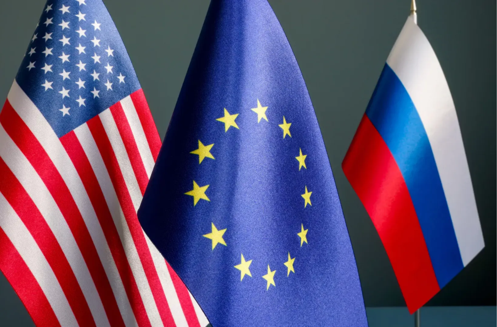 UE încearcă să revizuiască planul de pace al SUA pentru Ucraina, în contextul în care Trump adaugă sancțiuni împotriva petrolului rusesc