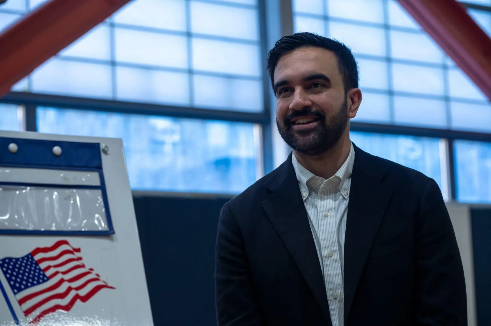 Moment delicat pentru Donald Trump: Favoritul său pierde alegerile la New York. Democrații își revin din pumni cu o victorie spectaculoasă