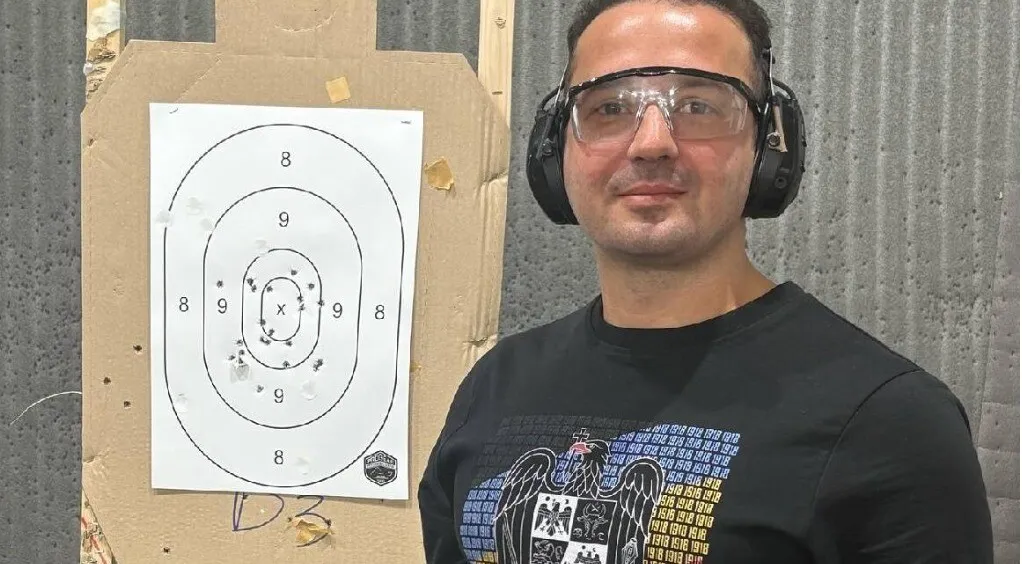 FOTO Bărbatul care l-a „trimis la Moscova” pe Călin Georgescu a fost bătut. Ce spune acesta