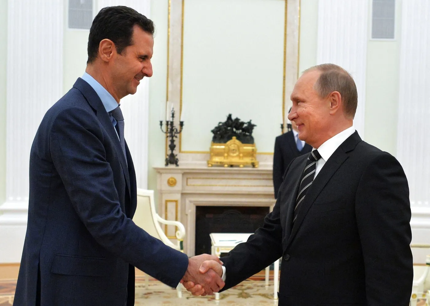 Unul dintre cei mai feroce dictatori din epoca modernă, Bashar al-Assad, trăiește o viață de lux la Moscova: Putin îl ignoră, dar îl ține sub control atent