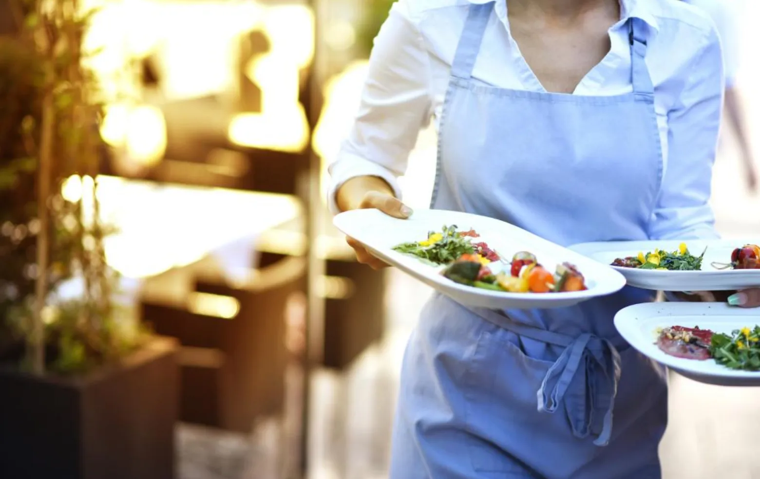 Bacșișul care a aprins spiritele: reacția furioasă a unei chelnerițe care a produs un val de discuții controversate