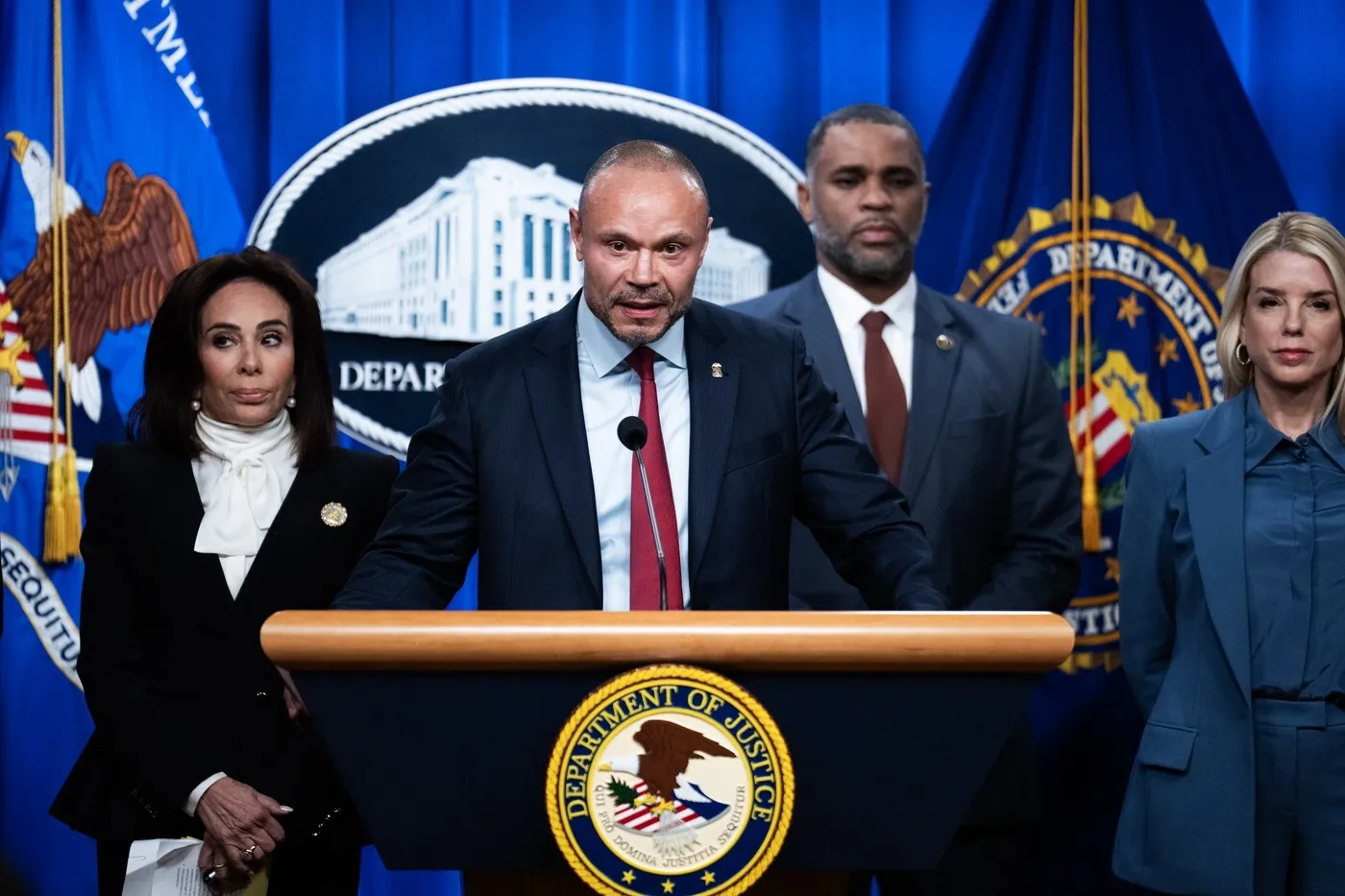 Unul dintre cei mai controversați șefi din FBI demisionează: A fost implicat în scandaluri pe bandă rulantă