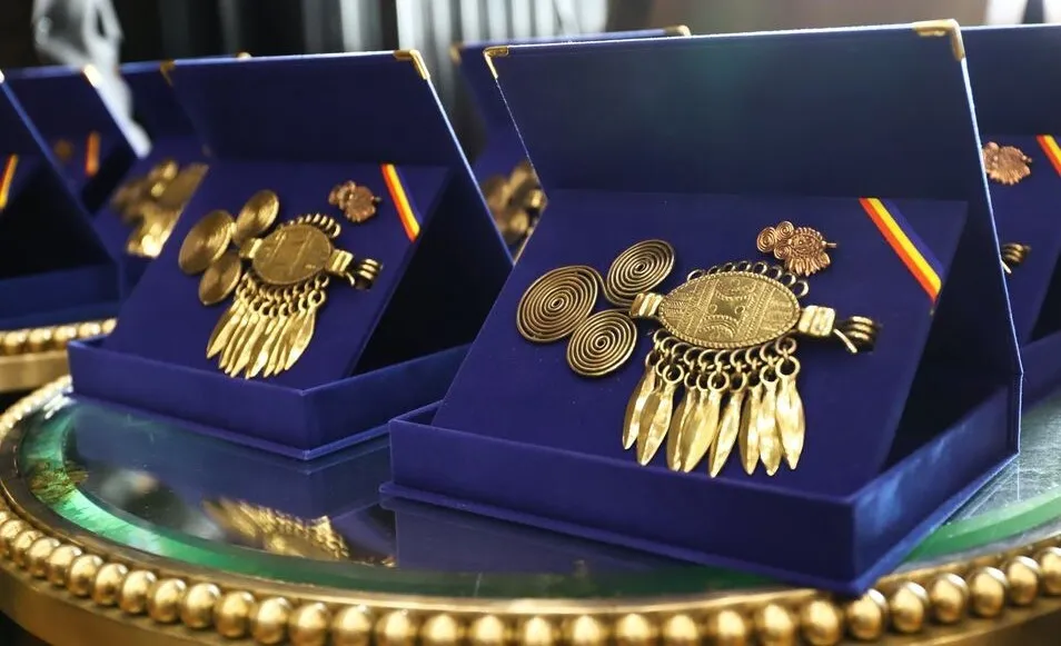 Coordonatorul organizaţiei caritabile "Operation Sabre", Steve Worrall, distins cu "Fibula de la Suseni"