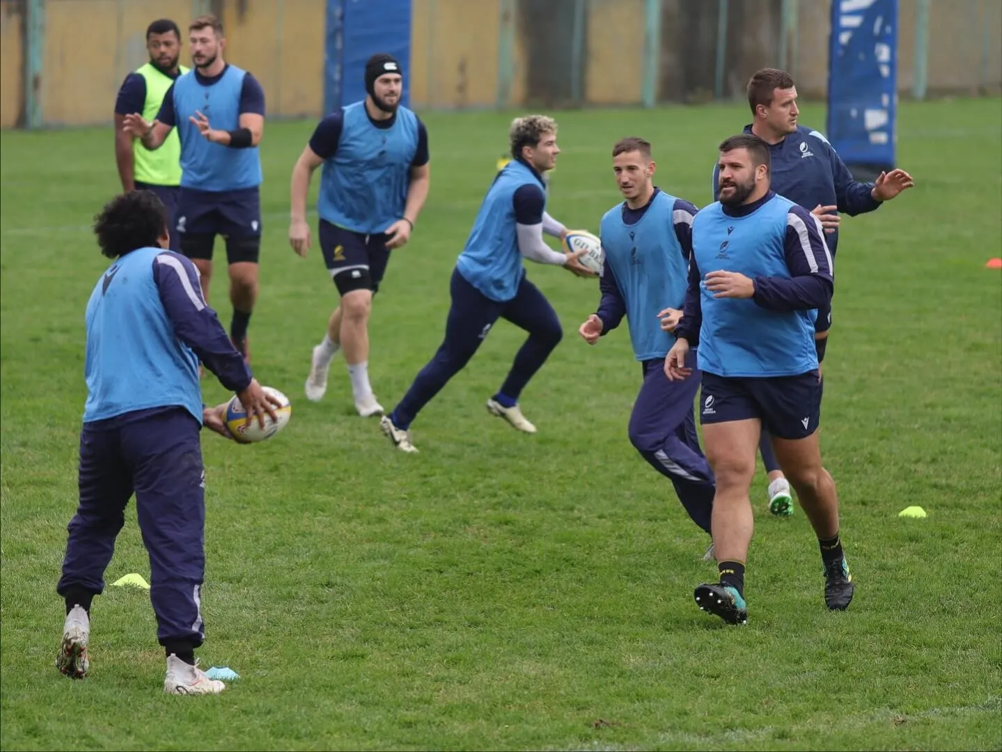 Gigantul din naționala de rugby vorbește cinci limbi străine