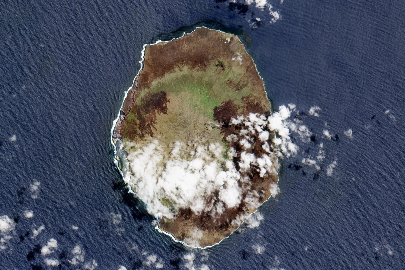 Pe această insulă izolată s-a petrecut una dintre cele mai fascinante adaptări din istorie: La final, oamenii au distrus totul