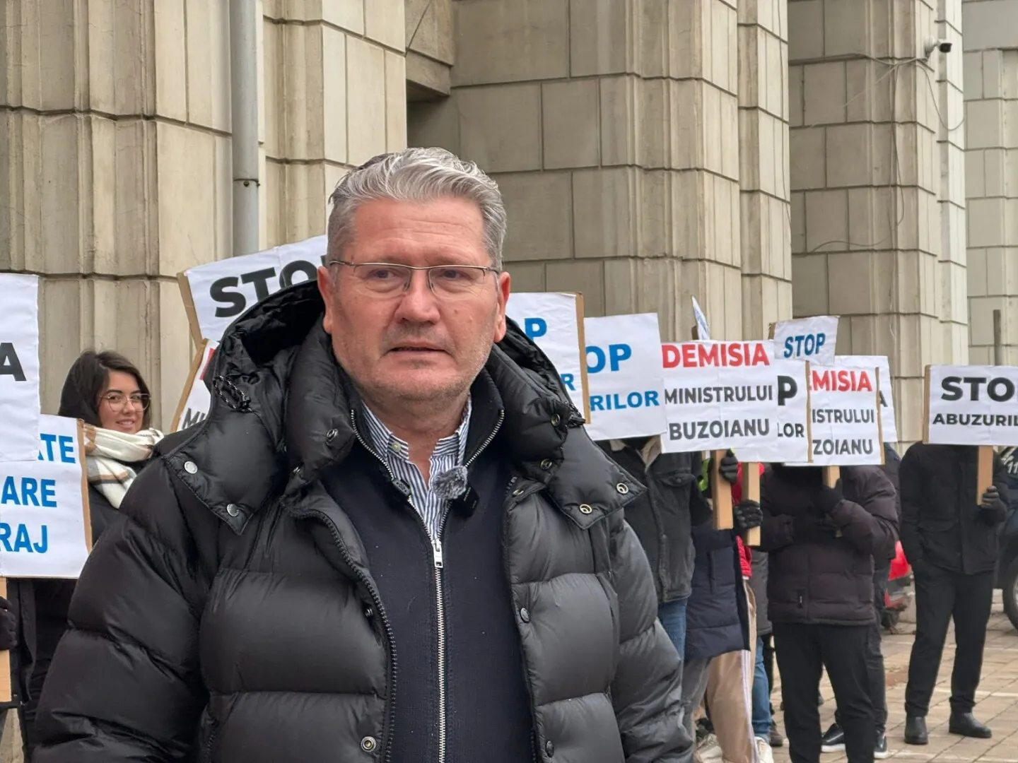 Criza nu s-a încheiat: PUSL protestează și cere demisia ministrei Diana Buzoianu, în lipsa unor garanții privind apa potabilă