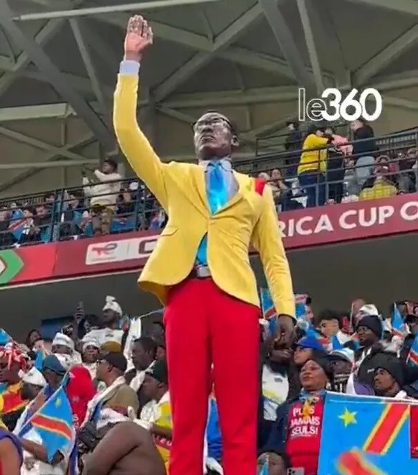 Michel Kuka Mboladinga, poreclit 'Lumumba', vedeta CAN: Omul-statuie rămâne nemişcat în tribună pe durata meciurilor