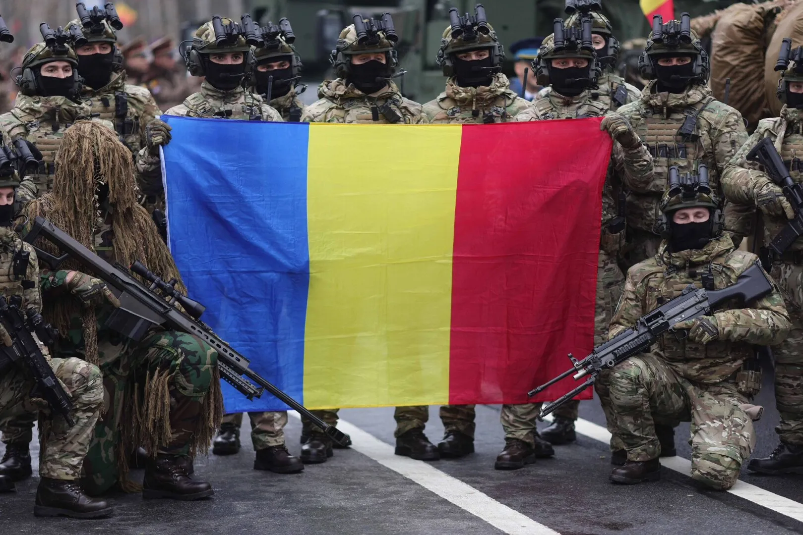 FOTO Parada maşinilor de epocă de Ziua Naţională la Arad: Modele rare din perioada interbelică