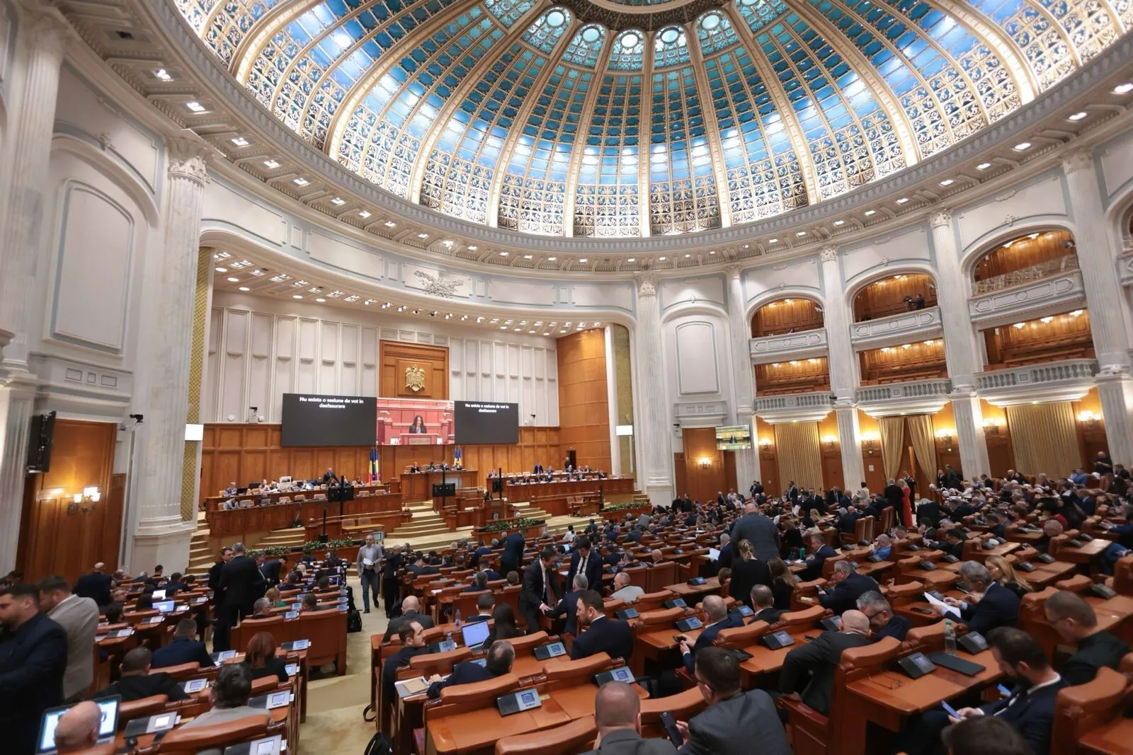 UDMR, acuzații fulminante în Parlament: Suveraniștii sunt comuniști, legionari și bolșevici! Epigonii spirituali ai Gărzii de Fier