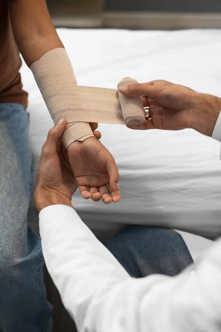 Un autobuz a intrat într-o clădire din Stockholm: Zece răniţi, dintre care unul grav