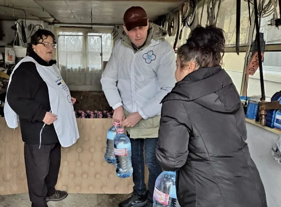 VIDEO S.O.S România sare în ajutorul oamenilor lăsați fără apă din Prahova