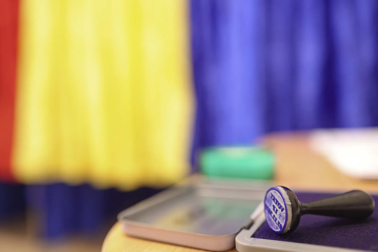 Prezența ora 20.00 - Semnalul major pe care îl dau bucureștenii cu doar o oră înainte de închiderea secțiilor