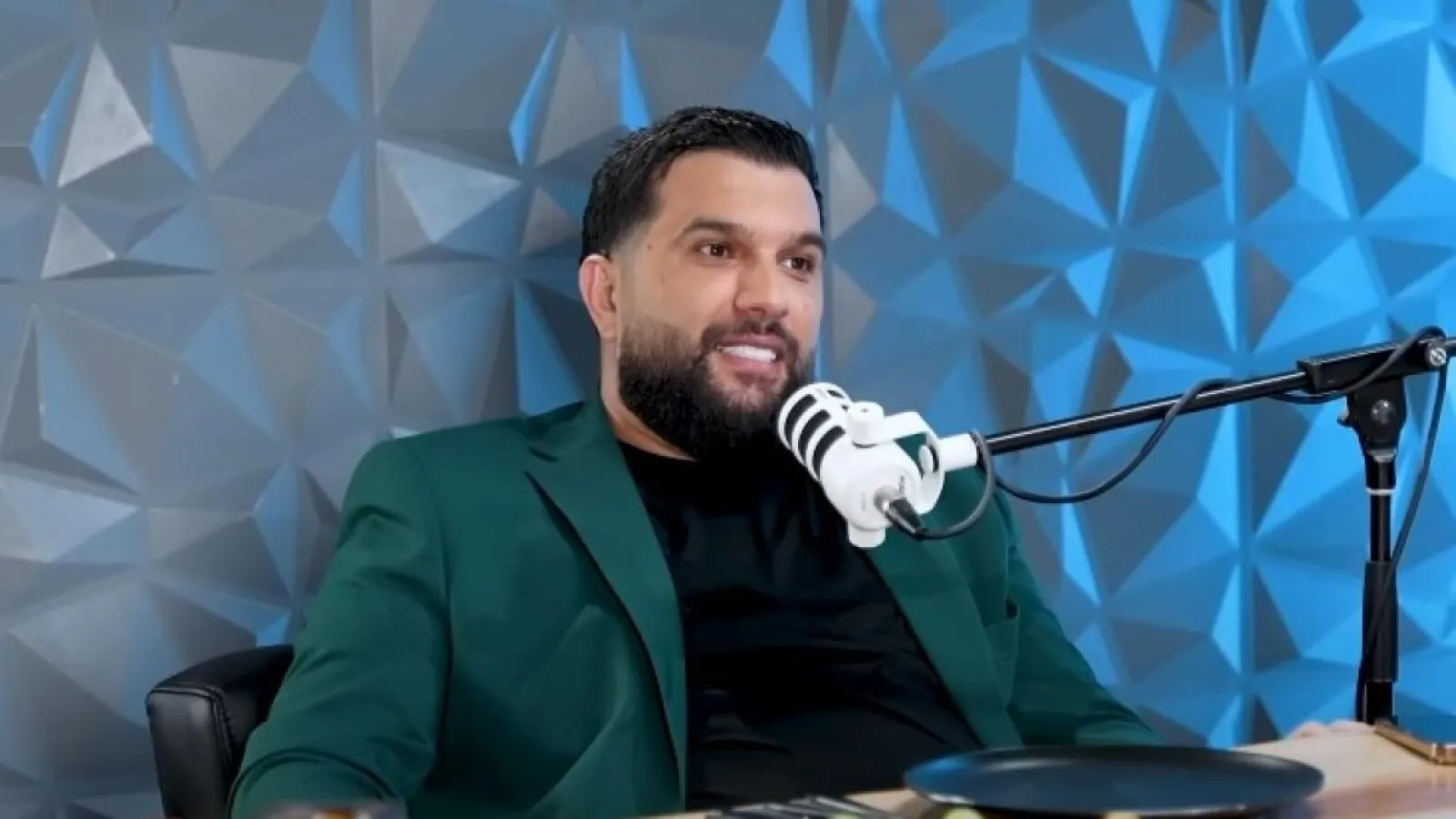 Manelistul Tzancă Uraganu, liderul streamingului în România, în ciuda controverselor. Dani Mocanu, în top 3