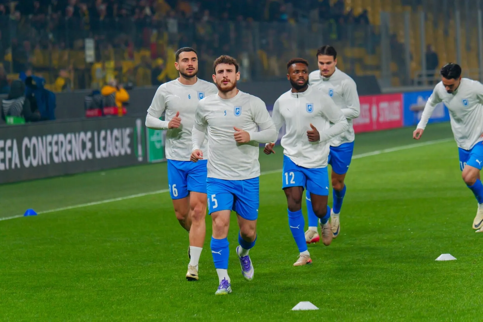 Oltenii ratează play-off-ul. AEK Atena - Universitatea Craiova 3-2, în ultima rundă a grupei Conference League. Învinși în prelungiri