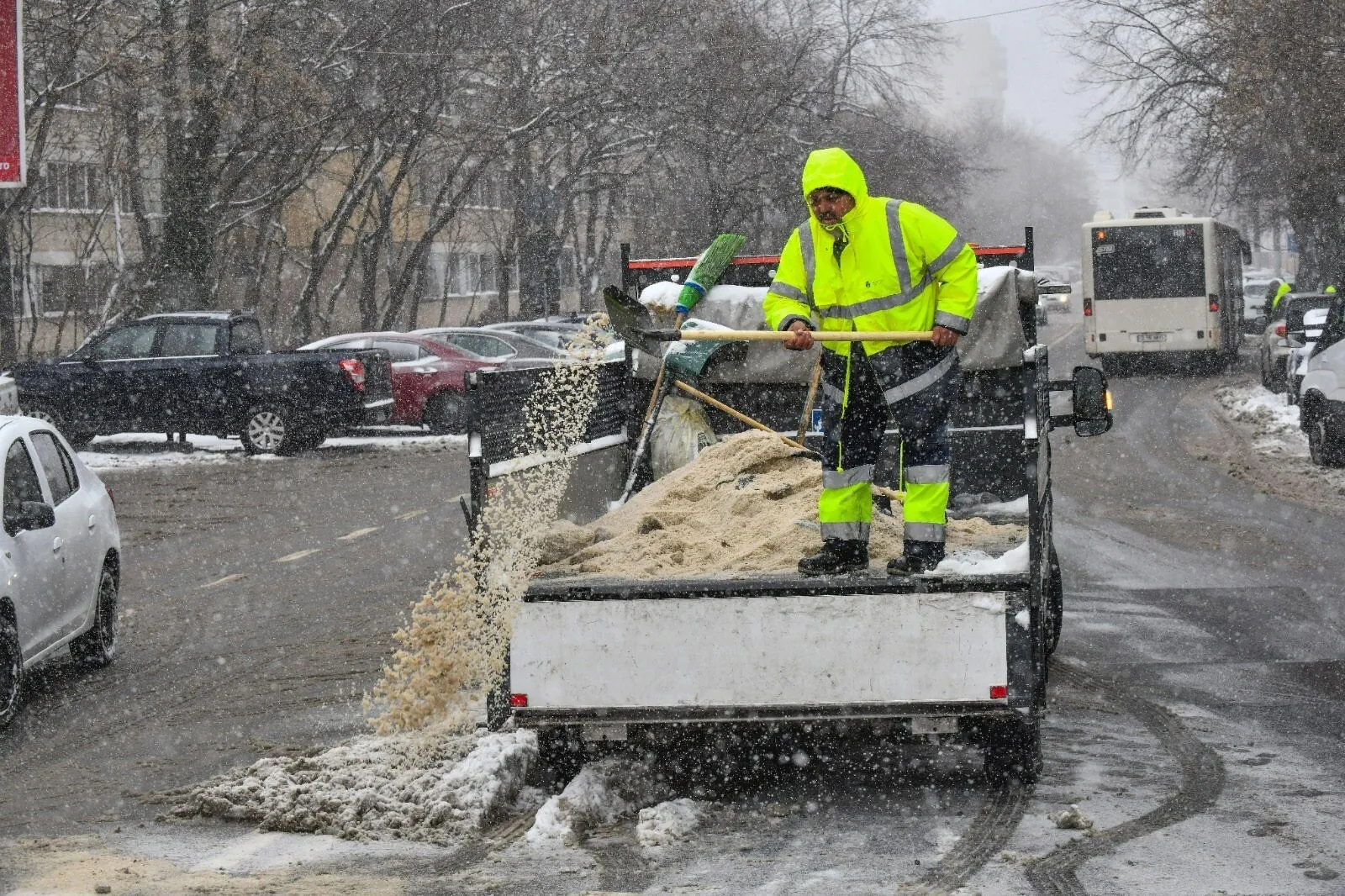 Primăria Capitalei anunţă că Bucureştiul este pregătit pentru primele ninsori