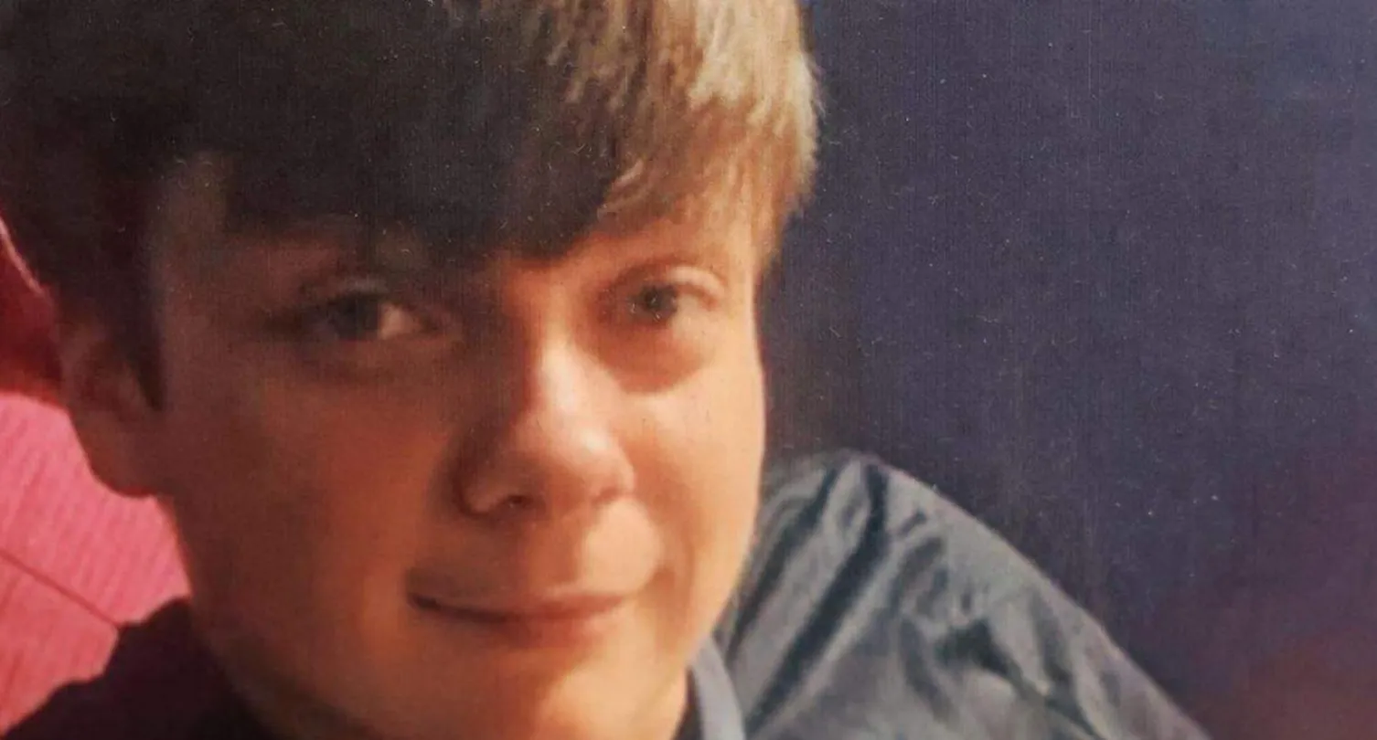 Părinții au primit trupul fiului lor, decedat în timpul unei vacanțe: au fost devastați când au văzut ce îi lipsea, iar acum cer auorităților răspunsuri urgente