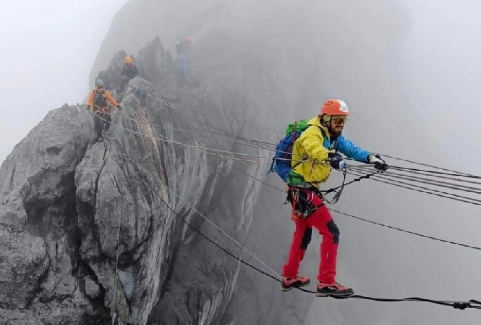 Adrian Ahriţculesei a cucerit cel mai înalt vârf din Antarctica. Mesajul trimis de alpinist