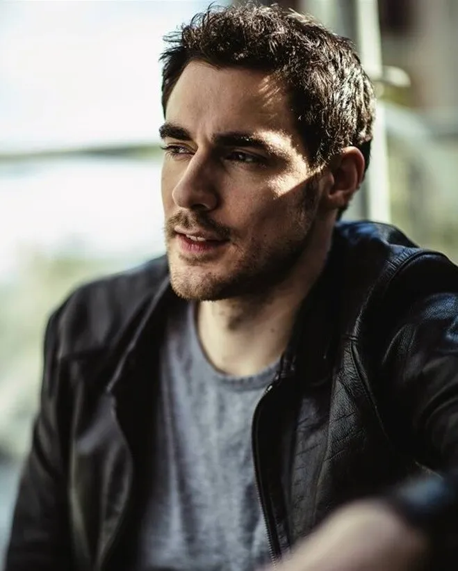 Viață schimbată definitiv după o operație banală: Un actor cere dreptul la eutanasiere