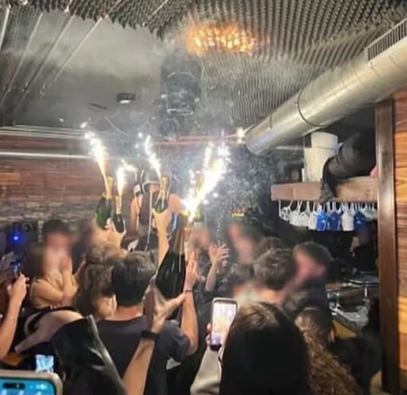 VIDEO Momentul în care clubul din Elveția a luat foc: strigătul morții, tineri arși care fug și panică totală