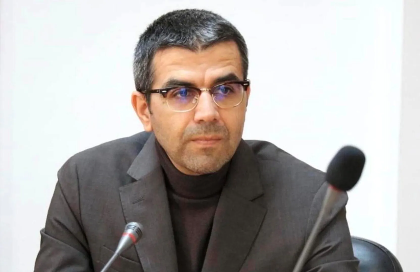 Judecătorul Claudiu Drăgușin (CSM) denunță ipocrizia lui Danileț: „Grila demisiei pentru cei care apără statul se aplică doar unora?”