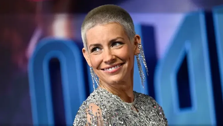 Evangeline Lilly dezvăluie că a suferit leziuni cerebrale după un accident pe plajă