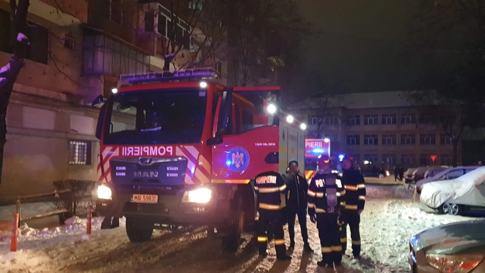 FOTO Explozie și incendiu într-un bloc din Zalău: A fost activat Planul Roșu de Intervenție