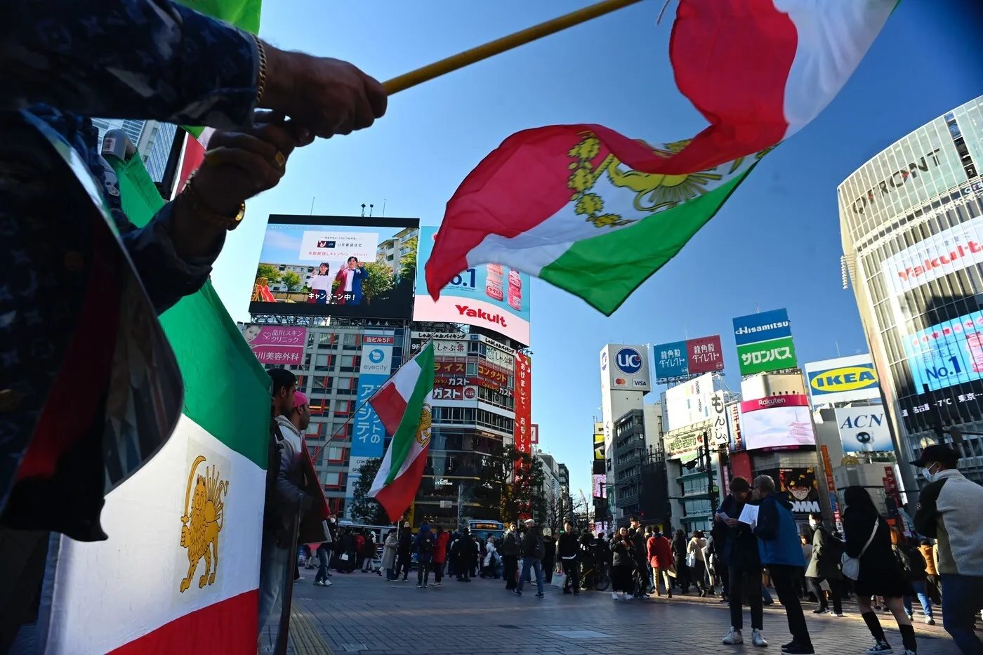 VIDEO Nebunie totală în Iran: Folosesc bruiajul militar și inclusiv Starlink-ul lui Elon Musk este la pământ