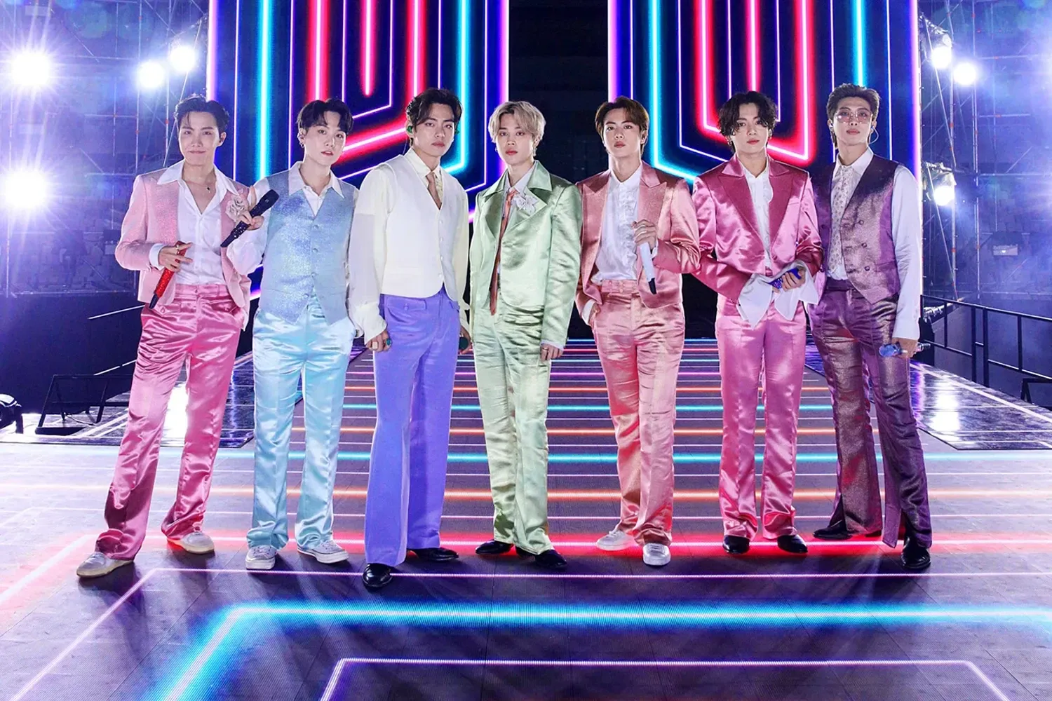 Fenomenul K-pop BTS revine cu un nou turneu: 79 de concerte în 34 de orașe