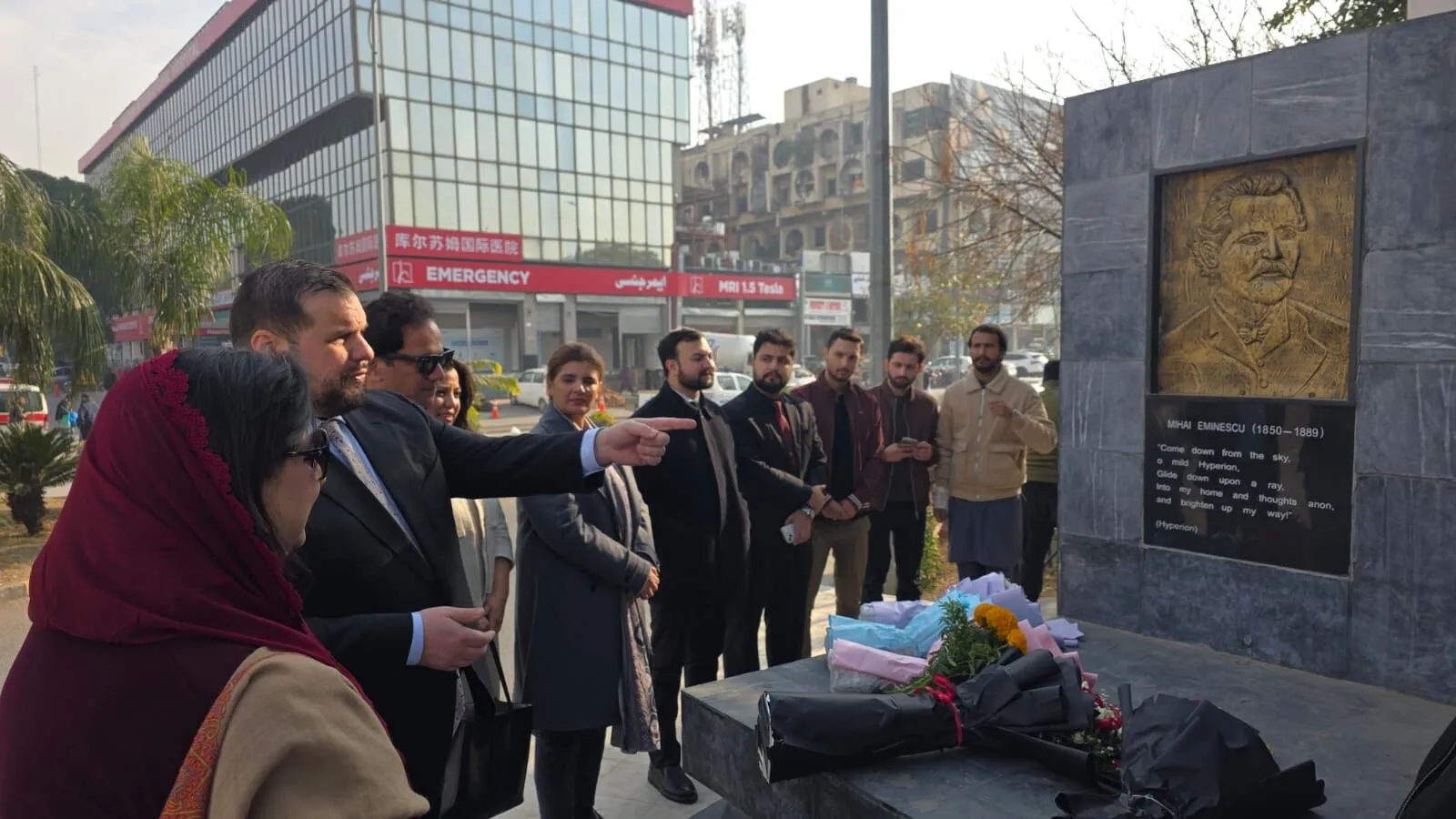 Ziua Culturii Române a fost sărbătorită la Islamabad: depuneri de flori la Monumentul Eminescu–Iqbal