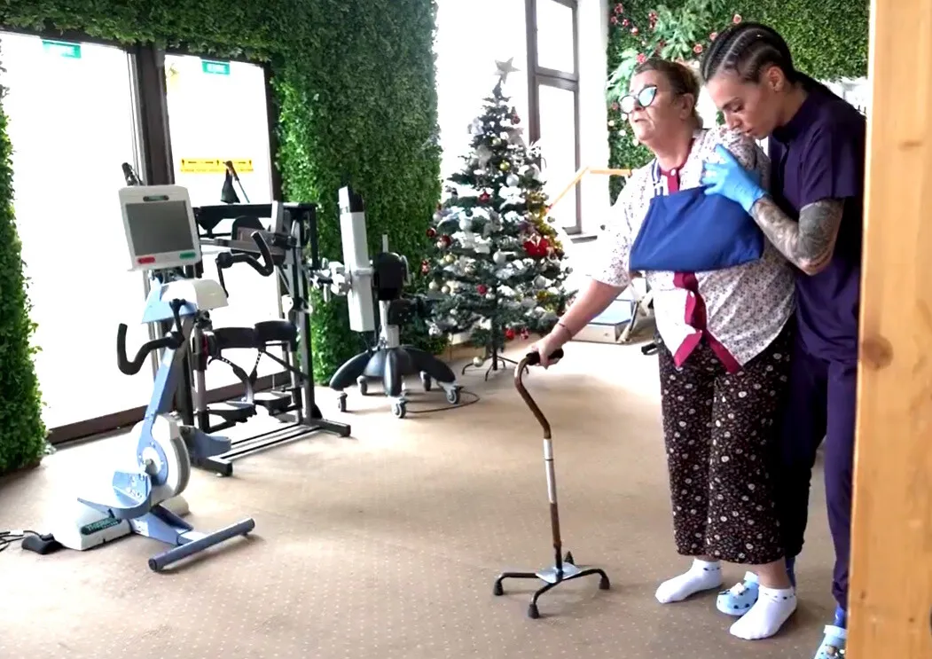 Cum apar primele semne de speranță după o boală care paralizează