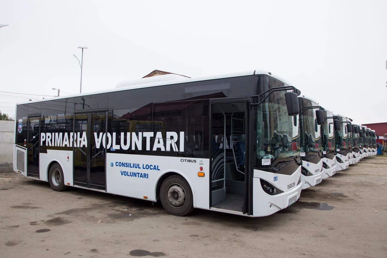 Serviciul de Transport Voluntari respinge acuzațiile privind costurile transportului public și cere dialog instituțional