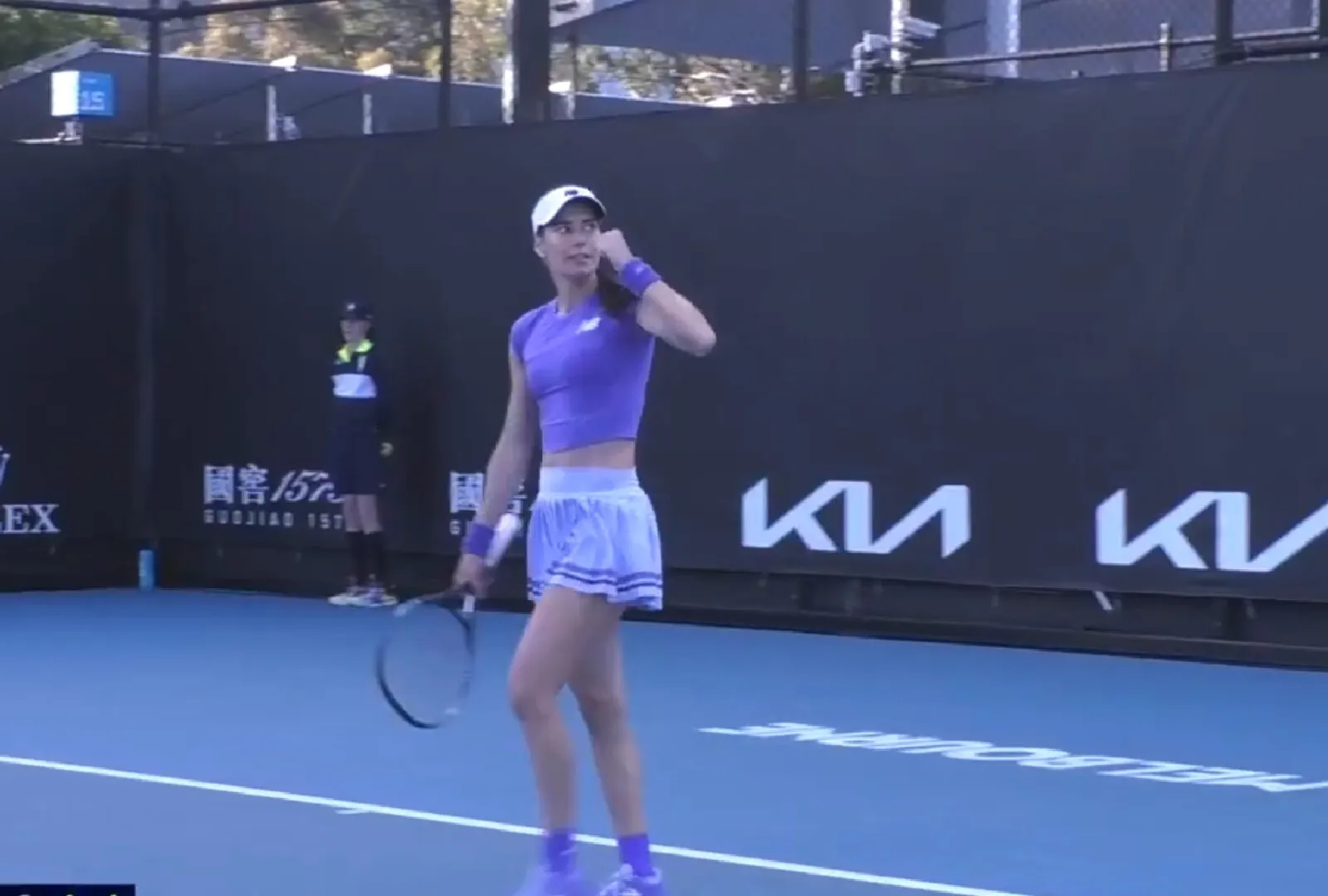 Sorana Cîrstea a revenit spectaculos și s-a calificat în turul doi la Australian Open