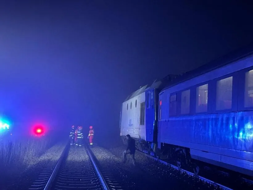 Incendiu într-un tren în care se aflau 200 de pasageri: Angajații CFR au acționat înainte să vină pompierii