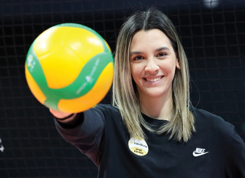 Alexia Căruţaşu şi-a prelungit contractul cu Galatasaray pentru încă un sezon
